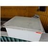 Image 2 : Rectangular Beverage Tub w/ Hinged Cover 30" x 25" x 14"H