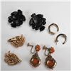 Image 2 : 4pc Vintage Clip and Screw Back Earrings