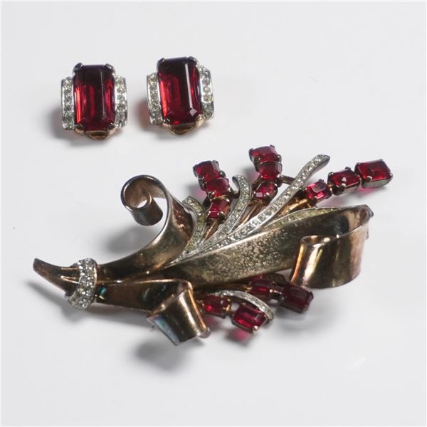 2pc Trifari Gold Tone Fur Clip and Earrings, Alfred Phillipe Design