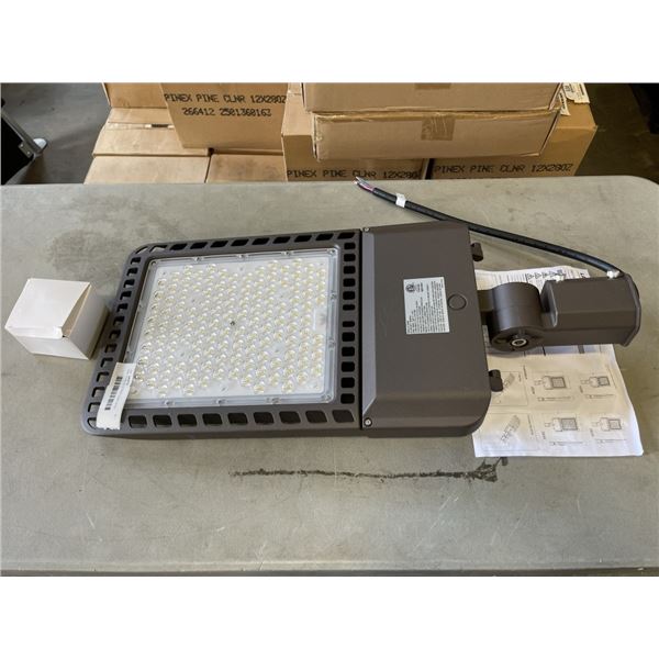 NEW 300W LED STREET LIGHT WITH PHOTOCELL