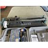 Image 2 : DREMEL TOOL AND ANVIL TILE CUTTER
