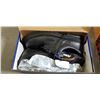 Image 2 : 2 PAIRS OF WORK SHOES SIZE 12 ONE PAIR IS STEEL TOED