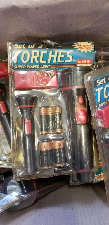 BOX OF NEW OLD STOCK TORCH FLASHLIGHTS WITH BATTERIES