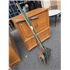 Image 1 : BUNDLE OF GARDEN TOOLS