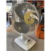 Image 2 : RIGID SHOP VAC AND TABLE FAN