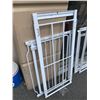 Image 2 : LARGE LOT OF ADJUSTABLE SECURITY BARS FOR WINDOWS