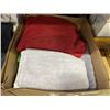 Image 2 : LARGE BOX OF VARIOUS TOWELS