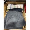 Image 2 : LARGE BOX OF VARIOUS TOWELS AND DUCVETS