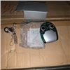 Image 2 : BOX OF 100 AM/FM RADIOS WITH EARBUDS
