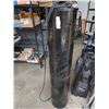 Image 2 : 5FT TALL DESIGNER METAL LAMP