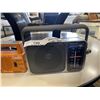 Image 2 : 2 EMERGENCY RADIOS AND IHOME ALARM CLOCK RADIO