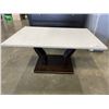 Image 1 : MODERN COFFEE TABLE