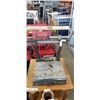 Image 1 : ANTIQUE "THE ELKHART" SIMPSON COMPUTING SCALE WITH STONE TOP IN GOOD CONDITION