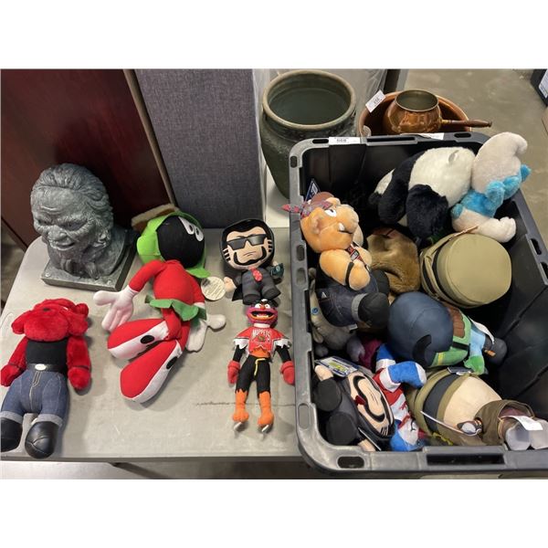 TOTE OF STUFFIES, ANIMATED HEAD AND MORE