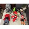 Image 2 : TOTE OF STUFFIES, ANIMATED HEAD AND MORE