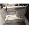 Image 3 : PFAFF HOBBYMATE SEWING MACHINE