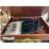Image 2 : SYLVANIA VINTAGE LOOK TABLE TOP RECORD CD PLAYER