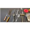 Image 2 : VINTAGE KITCHEN ITEMS