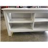 Image 2 : WHITE MEDIA TABLE