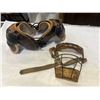 Image 1 : ANTIQUE YOUTH FOOTBALL SHOULDER PADS AND ANTIQUE FACE MASK