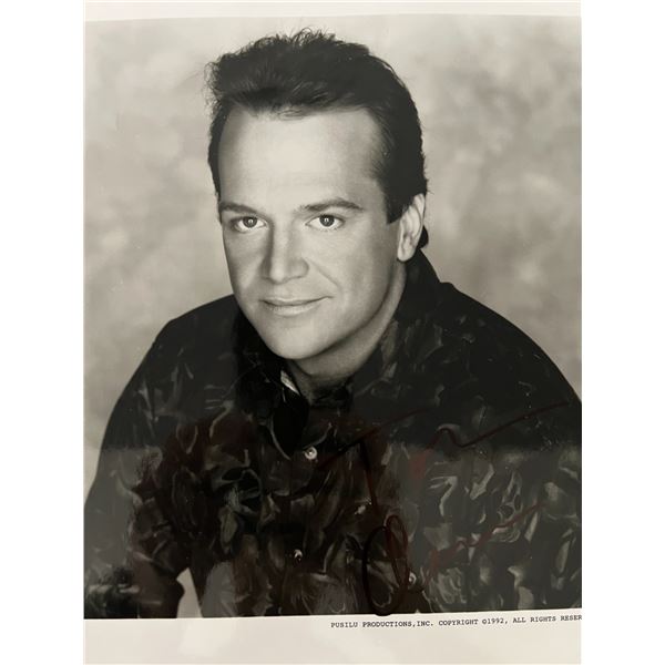 Tom Arnold signed photo