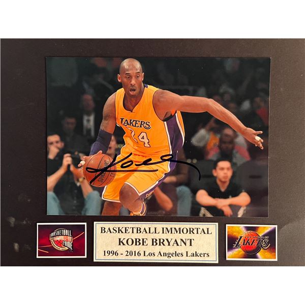 LA Lakers Kobe Bryant signed photo