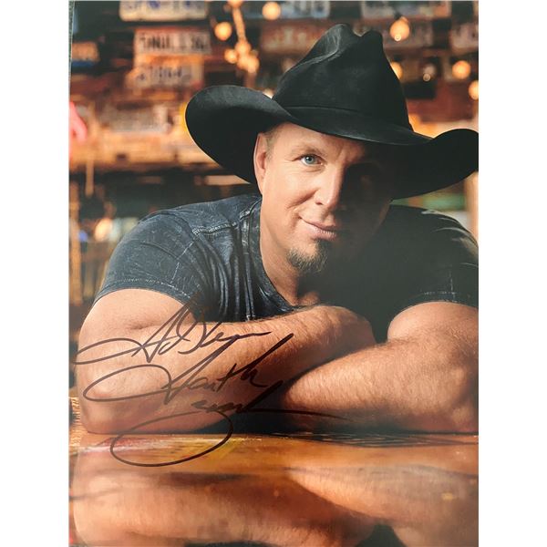 Garth Brooks signed photo
