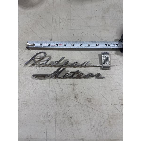 Rideau 500 and meteor badges