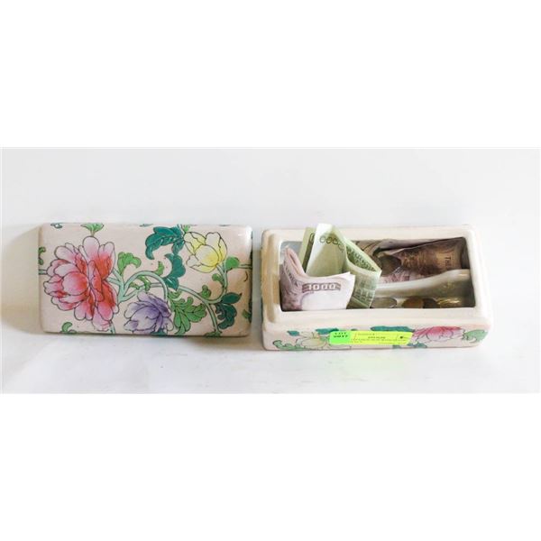VTG JAPANESE TRINKET BOX WITH MIXED CURRENCY