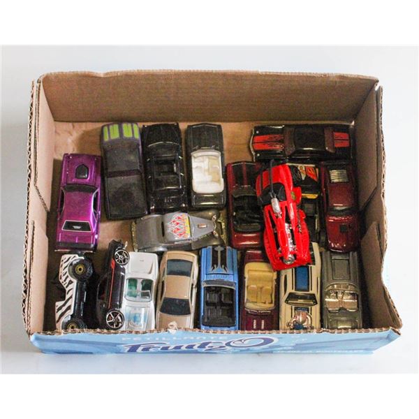 LOT OF 20 VINTAGE HOTWEELS CARS