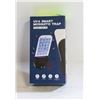 Image 1 : NEW SMART FLYING INSECT TRAP 2-IN-1 PLUG IN