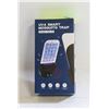 Image 1 : NEW SMART FLYING INSECT TRAP 2-IN-1 PLUG IN