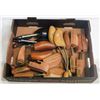 Image 1 : FLAT OF SHOE STRETCHERS