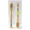 Image 1 : 2 PACK SHOWER BRUSH WITH SOFT AND STIFF BRISTLES