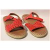 Image 1 : NEW CAT & JACK GIRLS SIZE 5 SANDALS