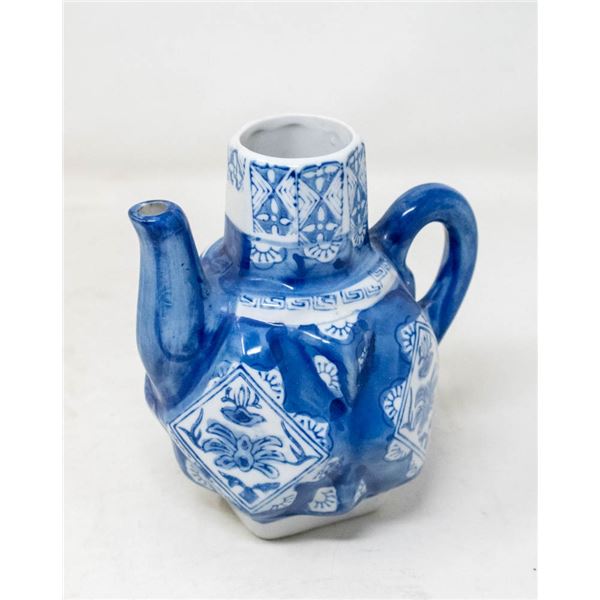 VINTAGE DECORATED TEAPOT.