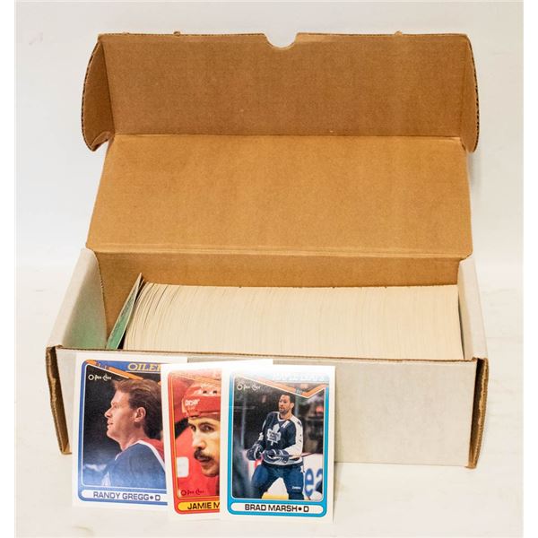 VINTAGE HOCKEY CARDS SET