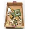 Image 1 : TRAY OF ASSORTED CARVINGS