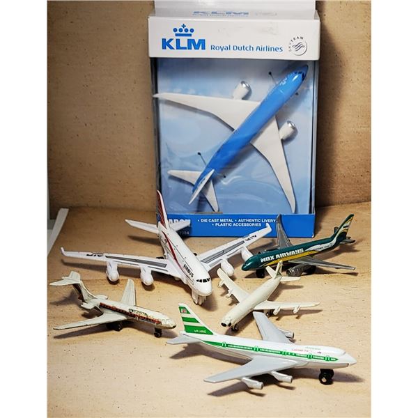 30)  FLAT OF 6 DIECAST JETS INCLUDING IN ORIGINAL