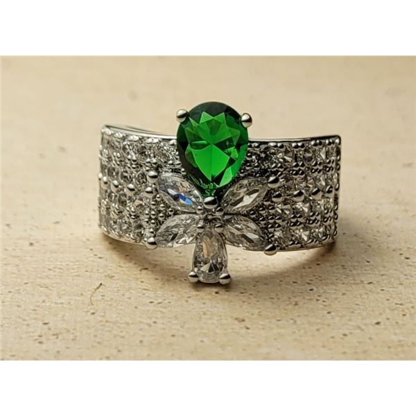 8) PEAR SHAPED EMERALD GREEN AND CLEAR CZ