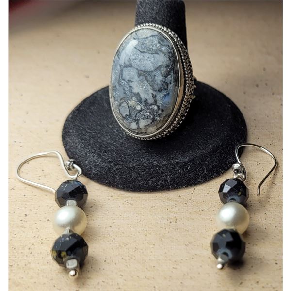 12)  NATURAL GREY/BLUE MOTTLE EFFECT SZ 8 JASPER