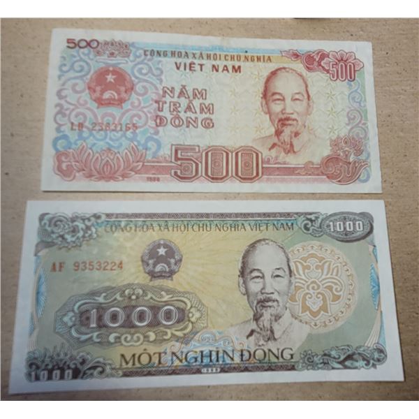 19)  LOT OF 2 VIETANESE BANKNOTES FROM 1988,