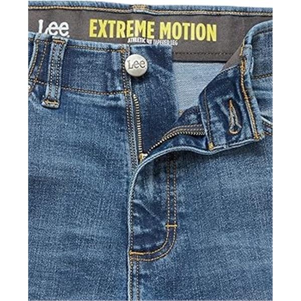NEW LEE MEGA 42 X 29 EXTREME MOTION ATHLETIC FIT