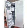 Image 4 : WHITE WHIRLPOOL SIDE BY SIDE REFRIGERATOR W/WATER