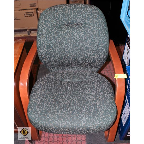 GREEN SQUIGGLY DESIGN CHAIR