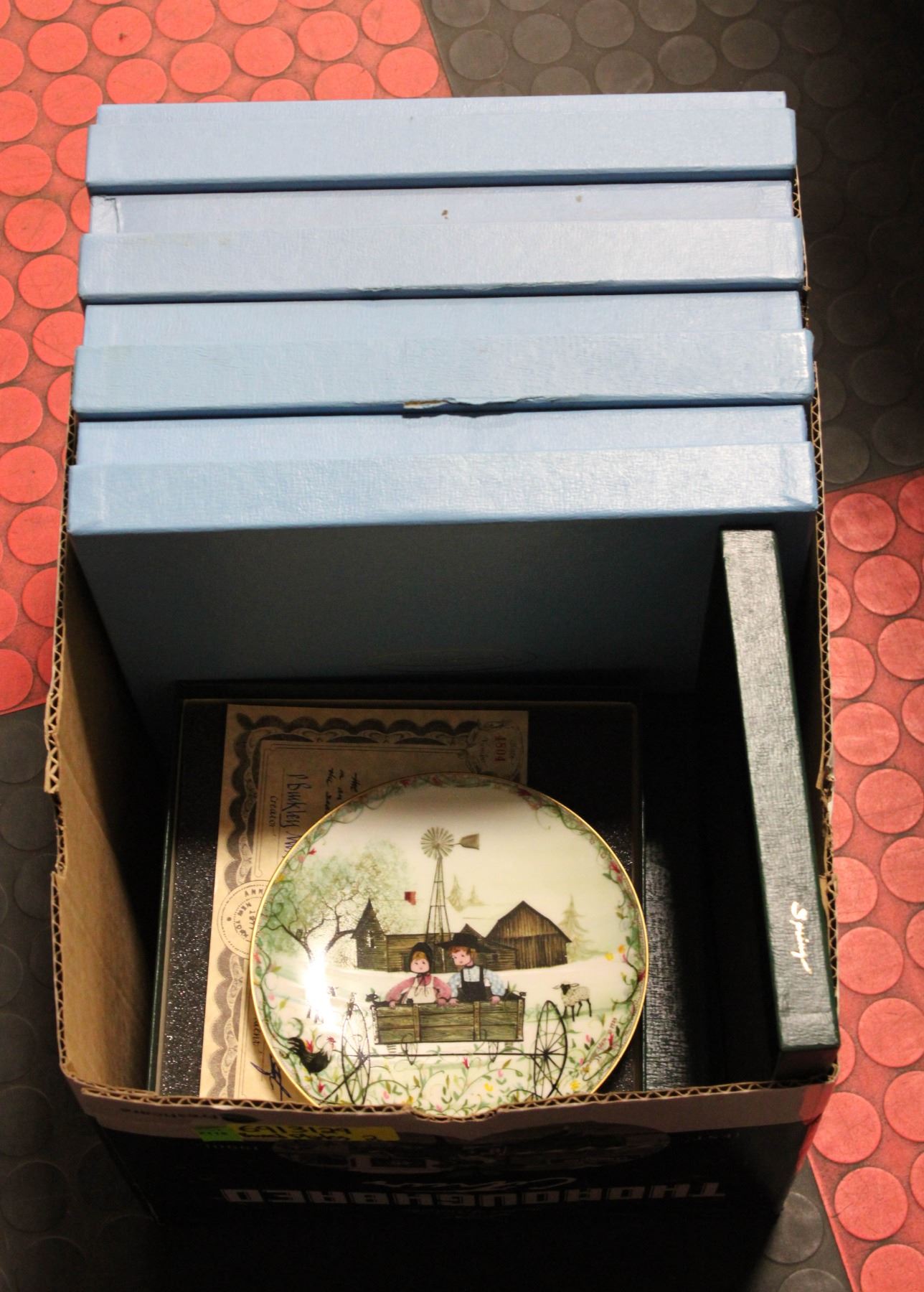 BOX OF COLLECTORS PLATES IN ORIGINAL BOXES
