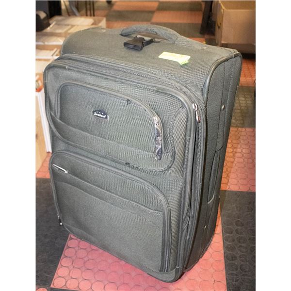 SAMBORO GREEN EXTENDABLE SUITCASE