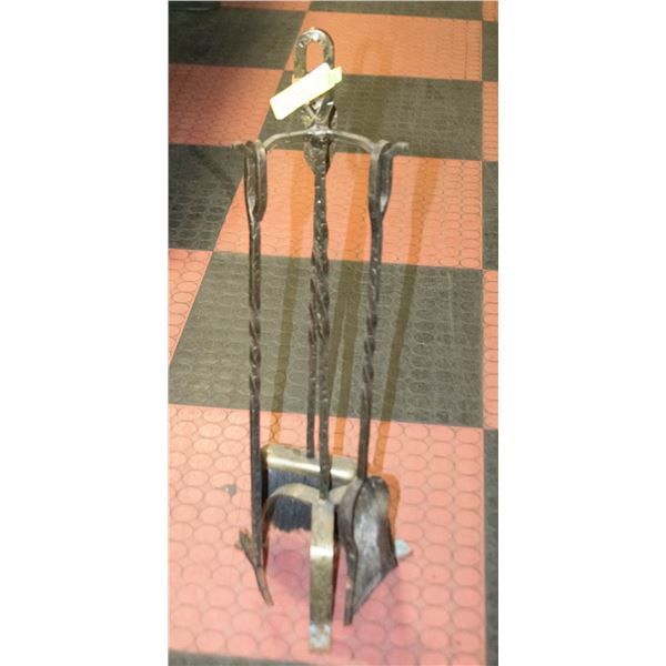 VINTAGE FIREPLACE METAL SET