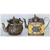 Image 1 : FLAT OF 2 VINTAGE CHINESE TEAPOTS