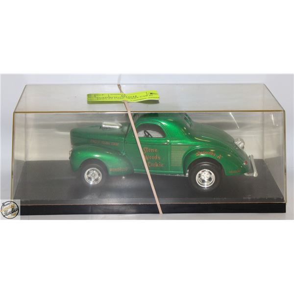 CUSTOM MADE MODEL CAR IN DISPLAY CASE
